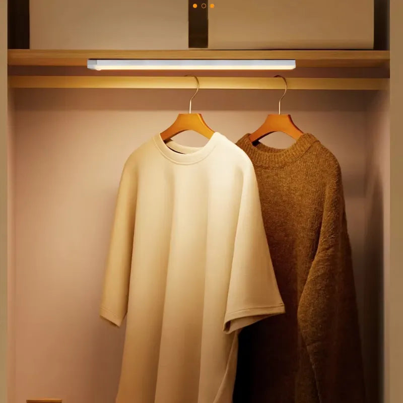 Luminária LED Recarregável com Sensor de Movimento - Atene